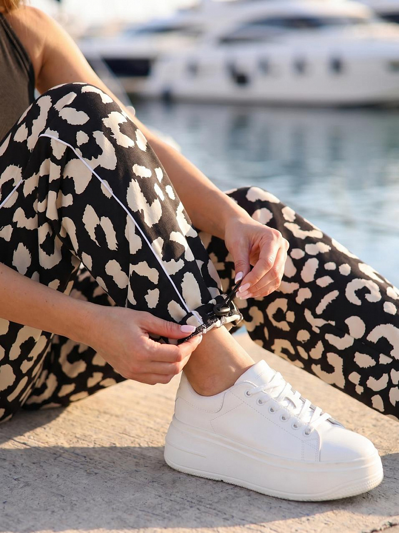 Брюки спортивные с белым кантом "Энерджи"_264/светлые блики